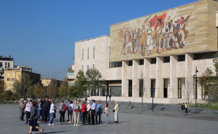 Turizmi, vizitorët e huaj rritje me 79.9 per qind në tetor, kryeson Kosova, Italia dhe Gjermania